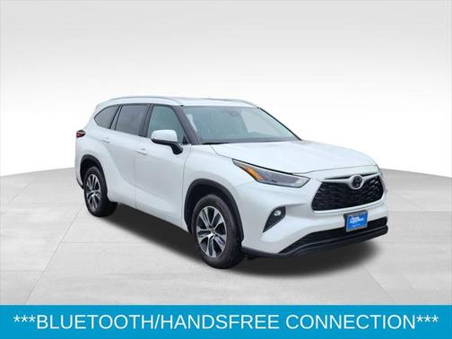 2024 Toyota Highlander LE I4