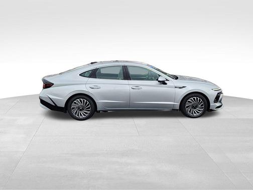 2024 Hyundai SONATA Hybrid Limited