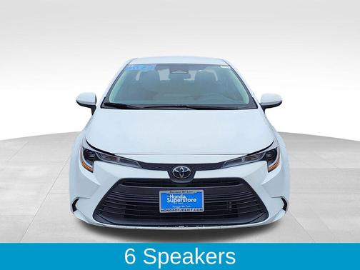 Wind Chill Pearl/Midnight Black Metallic 2023 Toyota Corolla LE