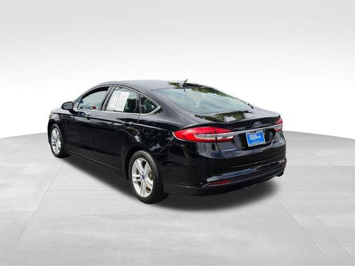 Shadow Black 2018 Ford Fusion SE