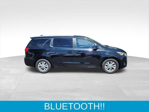 2017 Kia Sedona LX