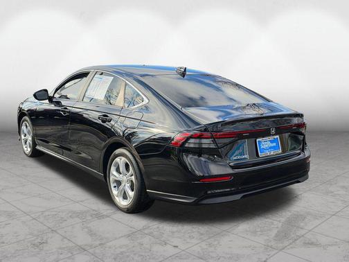 Crystal Black Pearl 2023 Honda Accord LX 1.5T