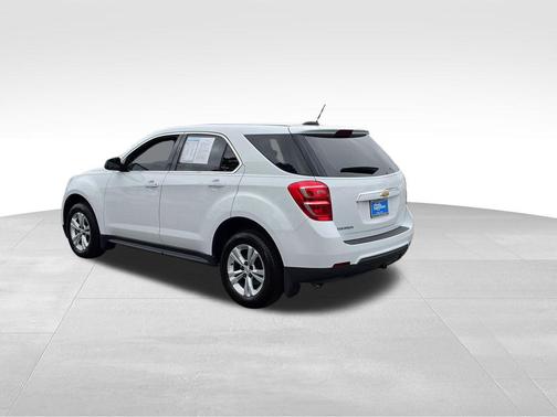 Summit White 2017 Chevrolet Equinox LS
