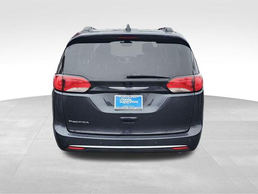 2020 Chrysler Pacifica Touring