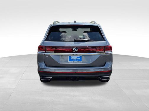 Platinum Gray Metallic 2025 Volkswagen Atlas 2.0T SE w/Technology