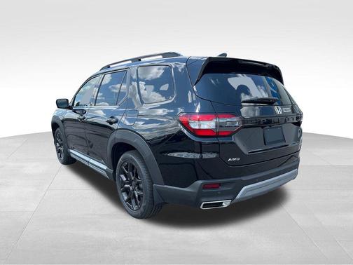 2025 Honda Pilot Touring 8-Passenger