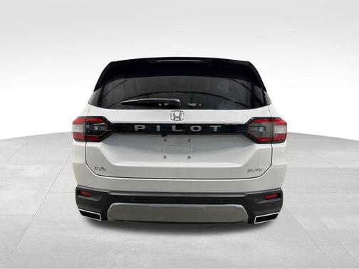 Platinum White 2026 Honda Pilot Elite