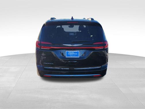2022 Chrysler Pacifica Touring