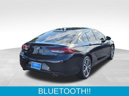 2019 Buick Regal Sportback Essence