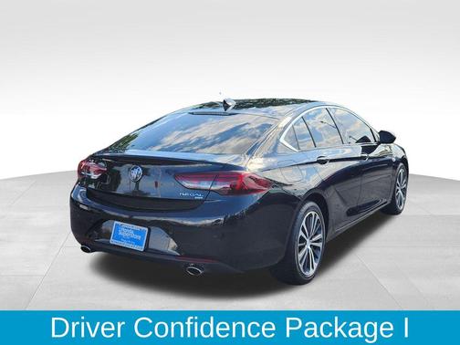 2019 Buick Regal Sportback Essence