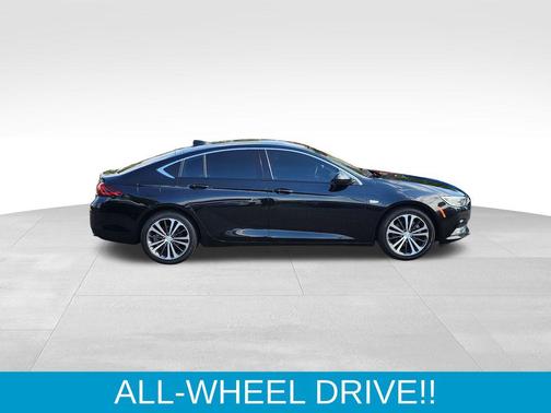 2019 Buick Regal Sportback Essence