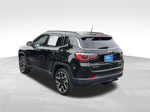 Diamond Black Crystal Pearlcoat 2019 Jeep Compass Limited
