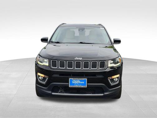Diamond Black Crystal Pearlcoat 2019 Jeep Compass Limited