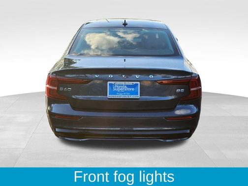 2024 Volvo S60 B5 Core Dark Theme