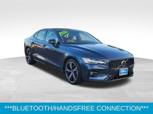 2024 Volvo S60 B5 Core Dark Theme