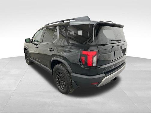 Crystal Black Pearl 2026 Honda Passport TrailSport Elite Blackout