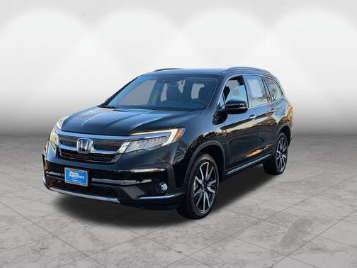 Crystal Black Pearl 2021 Honda Pilot Touring 8-Passenger