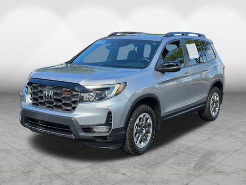 Lunar Silver Metallic 2024 Honda Passport TrailSport