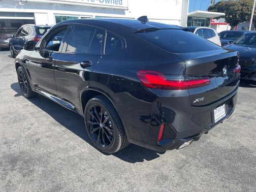 2025 BMW X4 xDrive30i