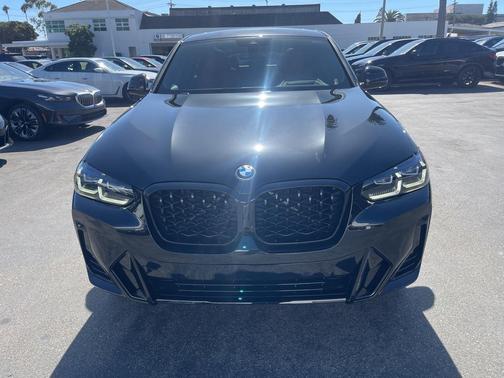 2025 BMW X4 xDrive30i