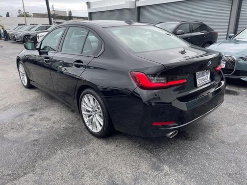 2023 BMW 330 330i