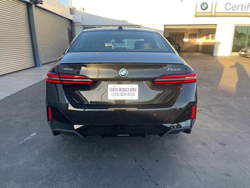 2026 BMW 550e 550e xDrive