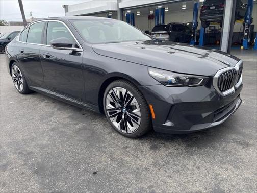 2025 BMW i5 xDrive40