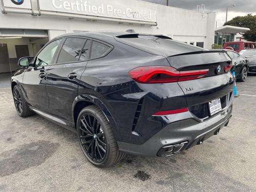 2026 BMW X6 M60i