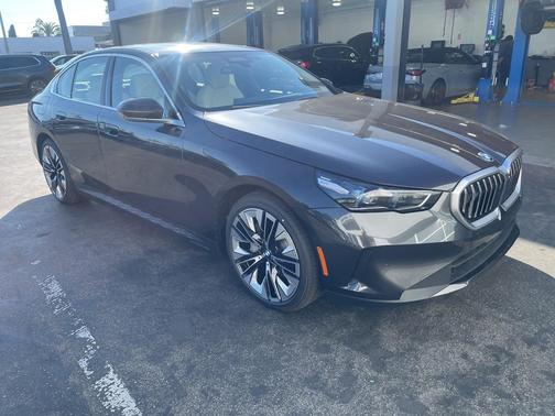 2026 BMW i5 eDrive40