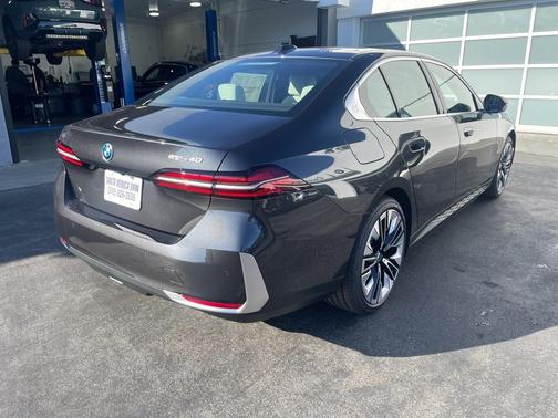 2026 BMW i5 eDrive40