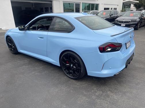 2025 BMW M240 i
