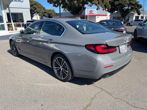 2022 BMW 540 i