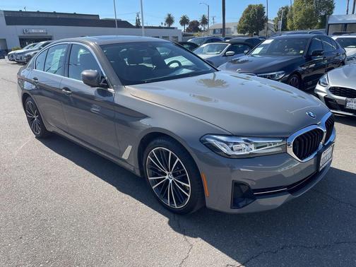 2022 BMW 540 i