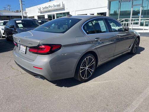 2022 BMW 540 i