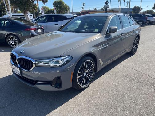 2022 BMW 540 i