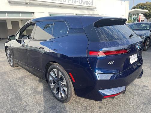 2026 BMW iX xDrive60