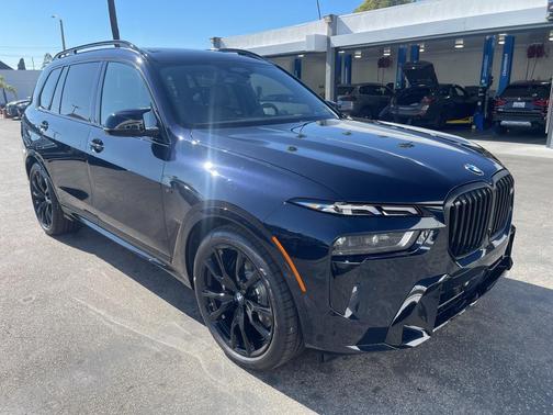 2026 BMW X7 M60i