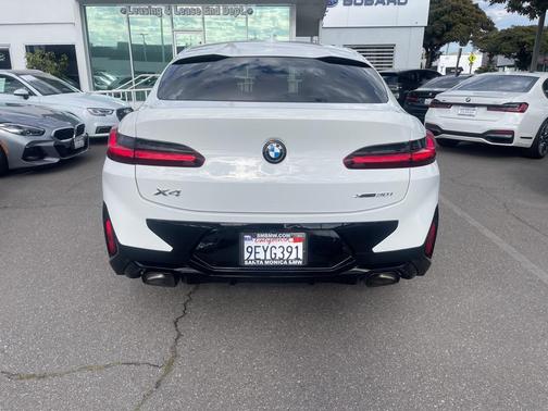 2023 BMW X4 xDrive30i