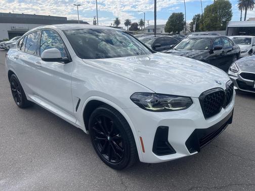 2023 BMW X4 xDrive30i