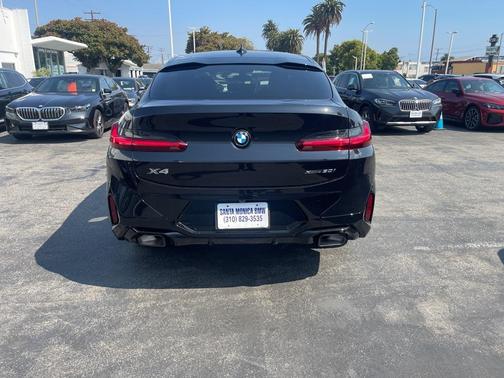 2025 BMW X4 xDrive30i