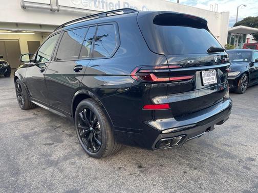 2026 BMW X7 M60i