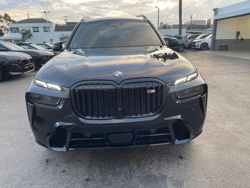 2026 BMW X7 M60i