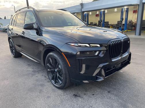 2026 BMW X7 M60i