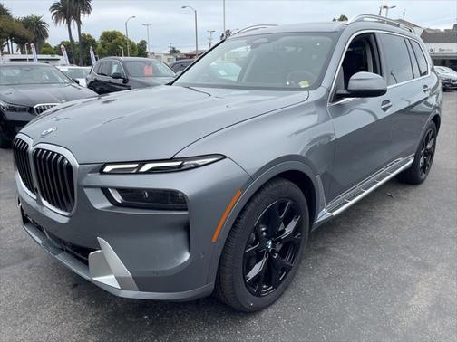 2025 BMW X7 xDrive40i