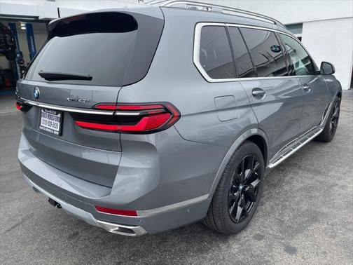 2025 BMW X7 xDrive40i