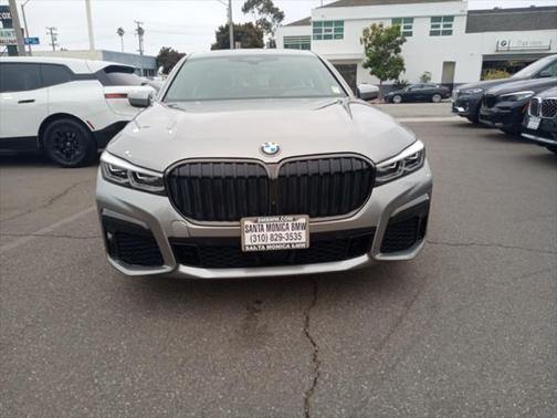 2022 BMW 740 i