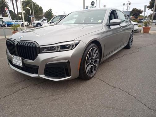2022 BMW 740 i