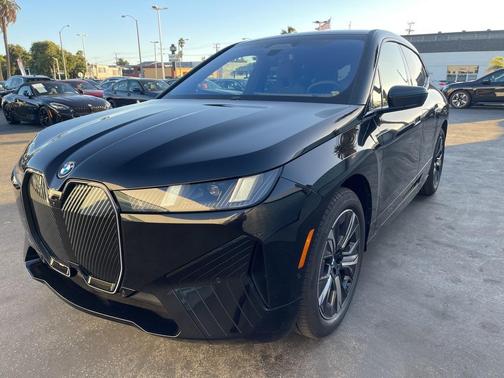 2026 BMW iX xDrive45