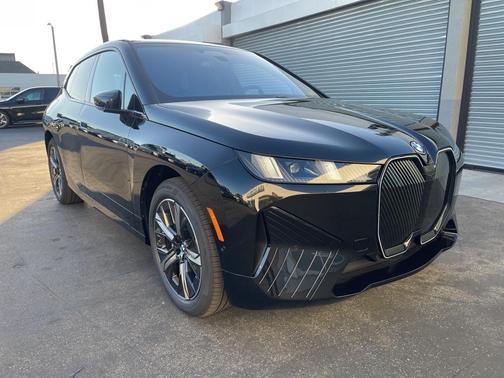 2026 BMW iX xDrive45