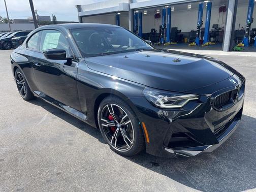 2025 BMW 230 i